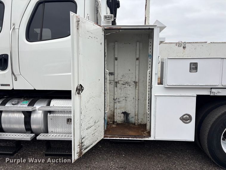 image for item EG8920 2012 Freightliner Business Class M2 crane truck