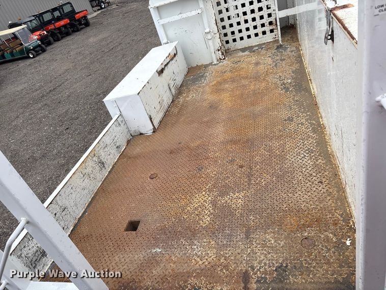 image for item EG8920 2012 Freightliner Business Class M2 crane truck