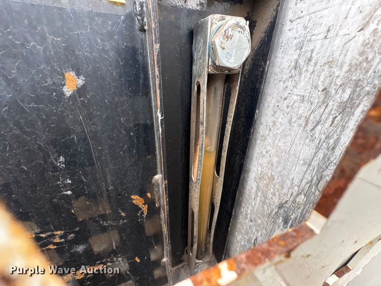 image for item EG8920 2012 Freightliner Business Class M2 crane truck