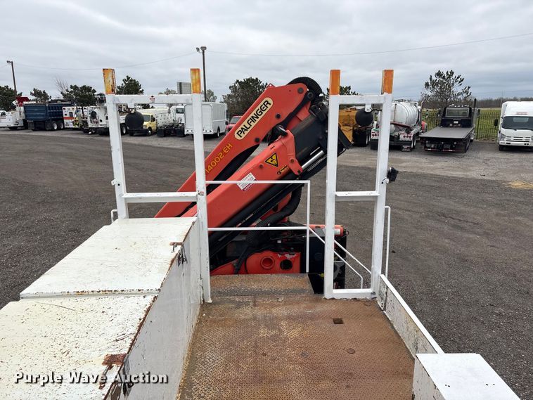 image for item EG8920 2012 Freightliner Business Class M2 crane truck