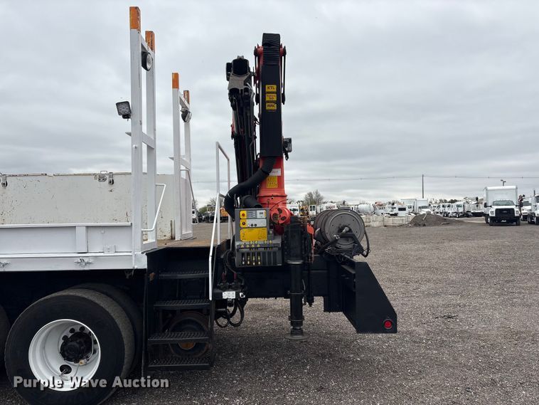 image for item EG8920 2012 Freightliner Business Class M2 crane truck