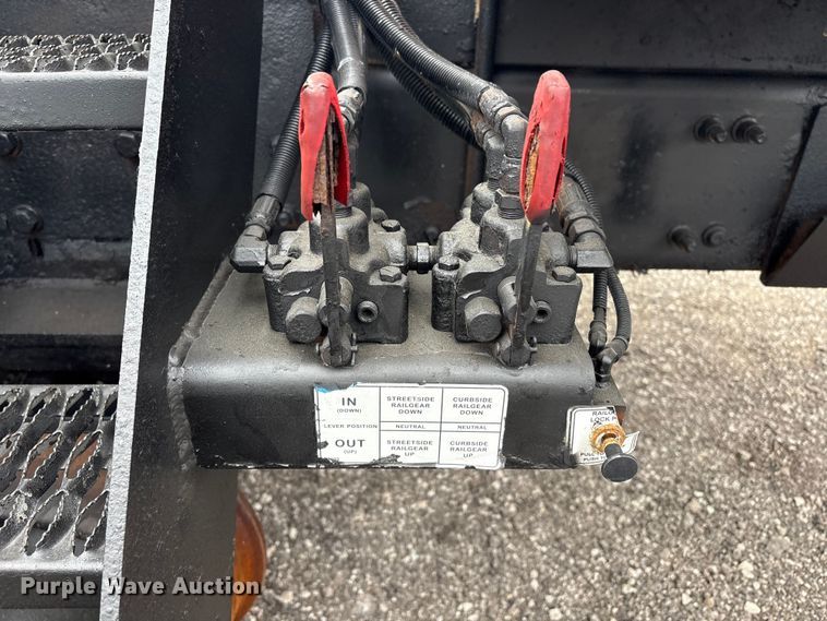 image for item EG8920 2012 Freightliner Business Class M2 crane truck