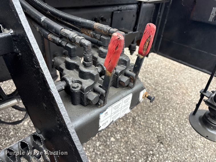 image for item EG8920 2012 Freightliner Business Class M2 crane truck