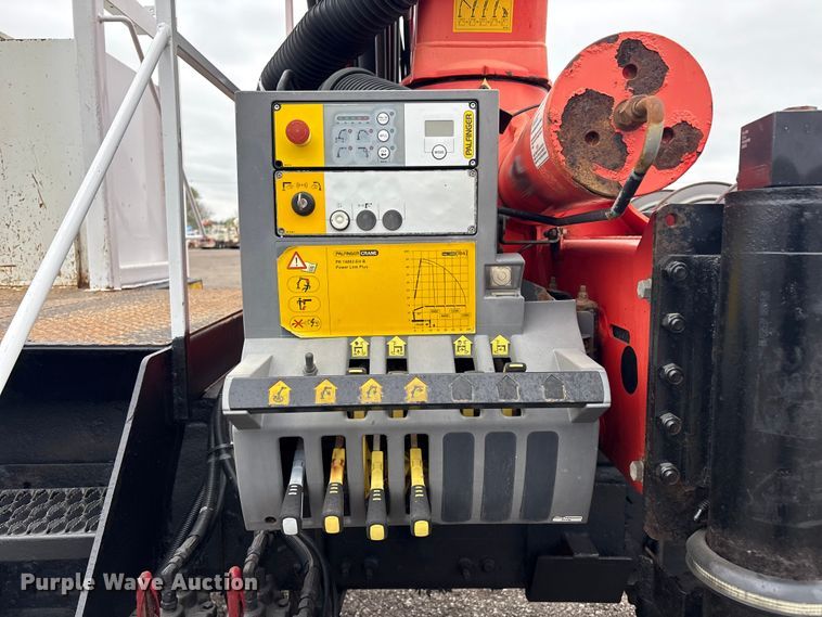 image for item EG8920 2012 Freightliner Business Class M2 crane truck