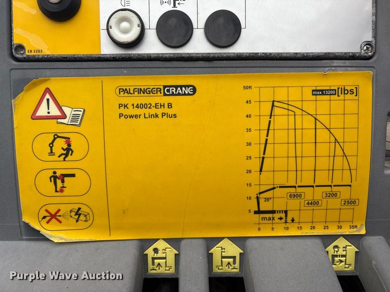 image for item EG8920 2012 Freightliner Business Class M2 crane truck