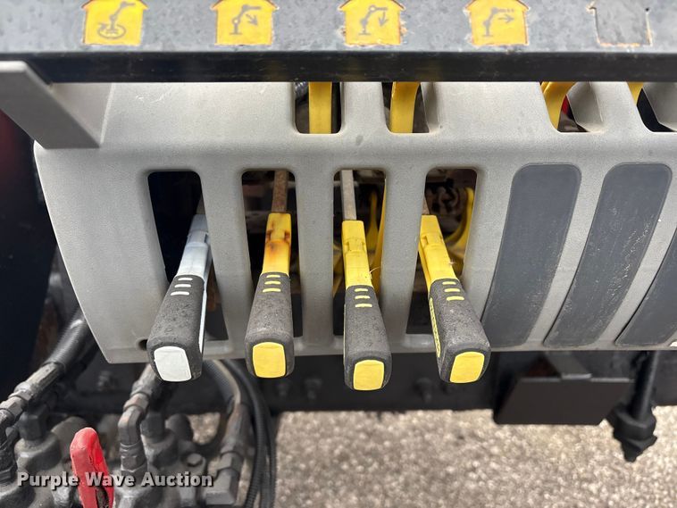 image for item EG8920 2012 Freightliner Business Class M2 crane truck