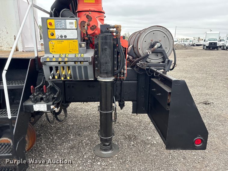 image for item EG8920 2012 Freightliner Business Class M2 crane truck