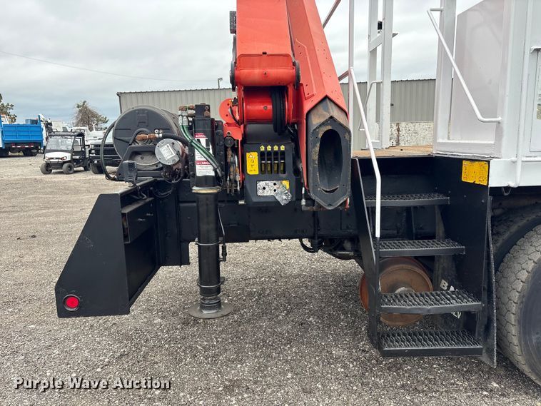 image for item EG8920 2012 Freightliner Business Class M2 crane truck