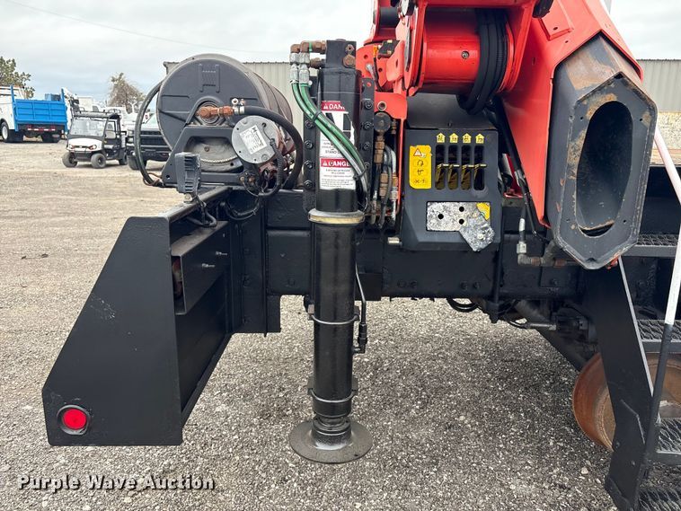 image for item EG8920 2012 Freightliner Business Class M2 crane truck