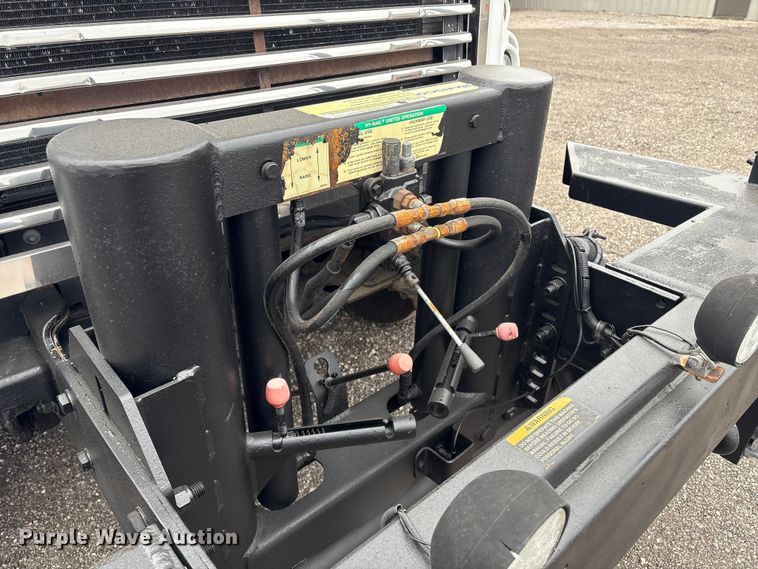 image for item EG8920 2012 Freightliner Business Class M2 crane truck