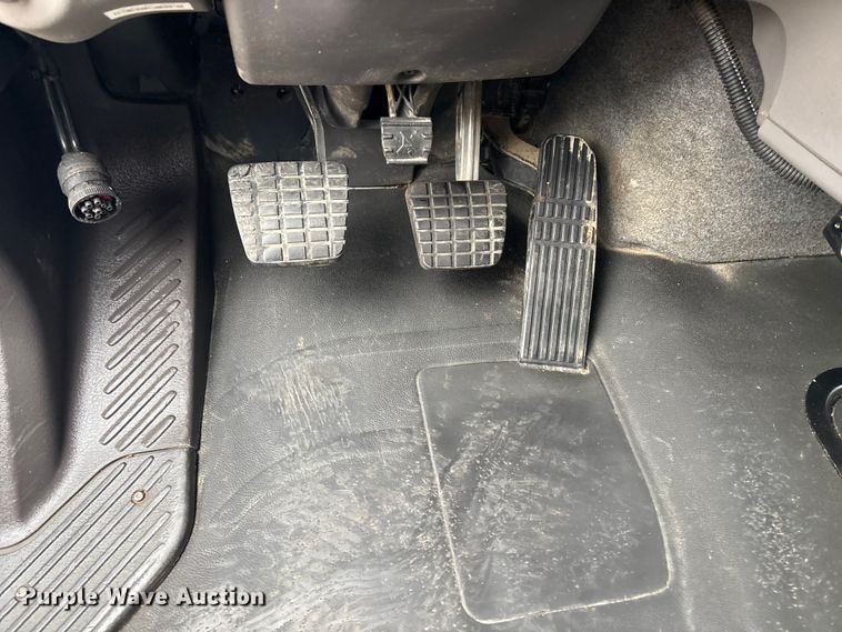 image for item EG8920 2012 Freightliner Business Class M2 crane truck