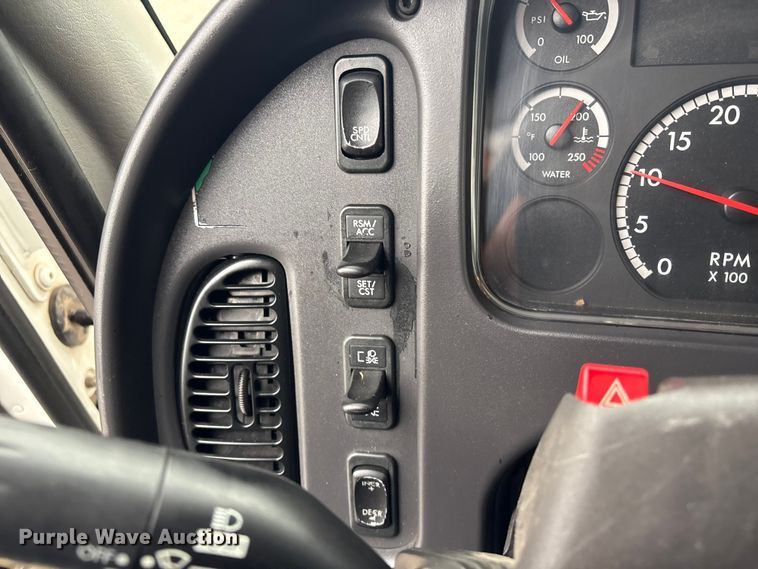 image for item EG8920 2012 Freightliner Business Class M2 crane truck