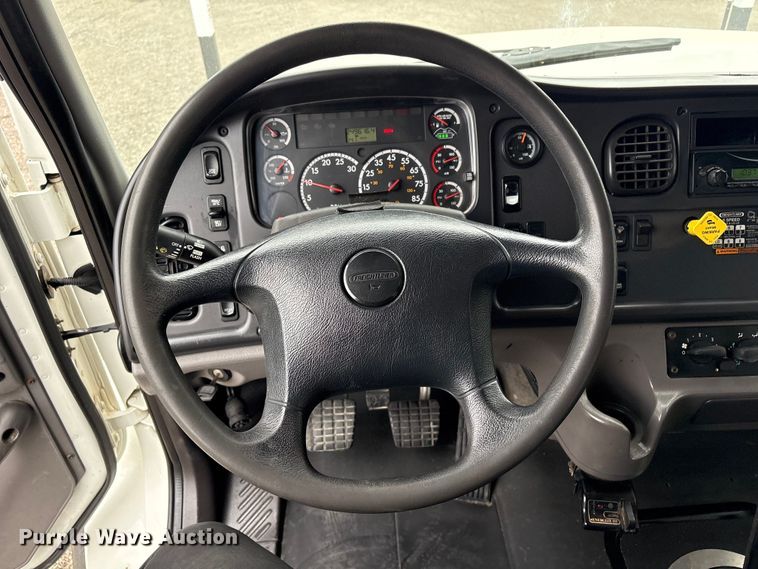 image for item EG8920 2012 Freightliner Business Class M2 crane truck