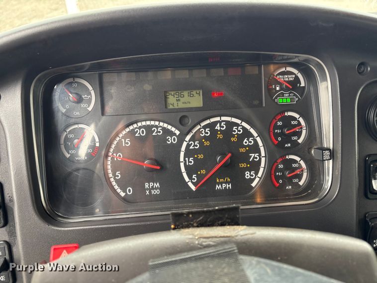 image for item EG8920 2012 Freightliner Business Class M2 crane truck