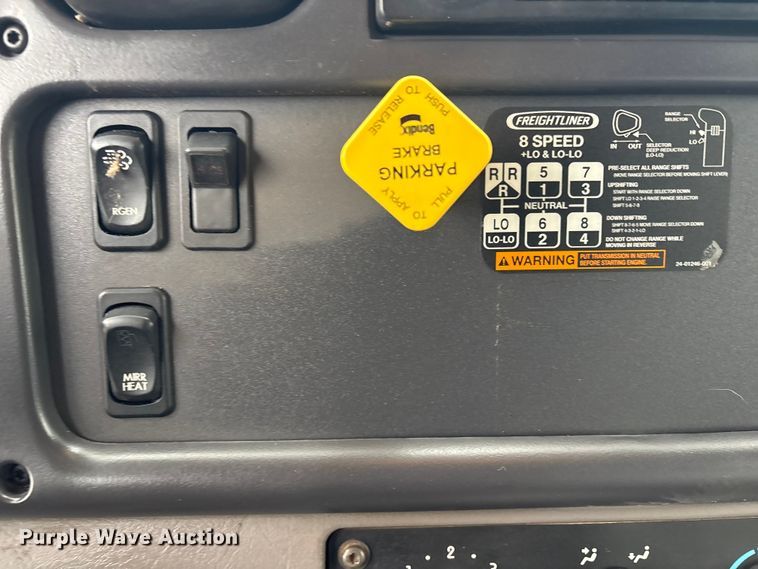 image for item EG8920 2012 Freightliner Business Class M2 crane truck