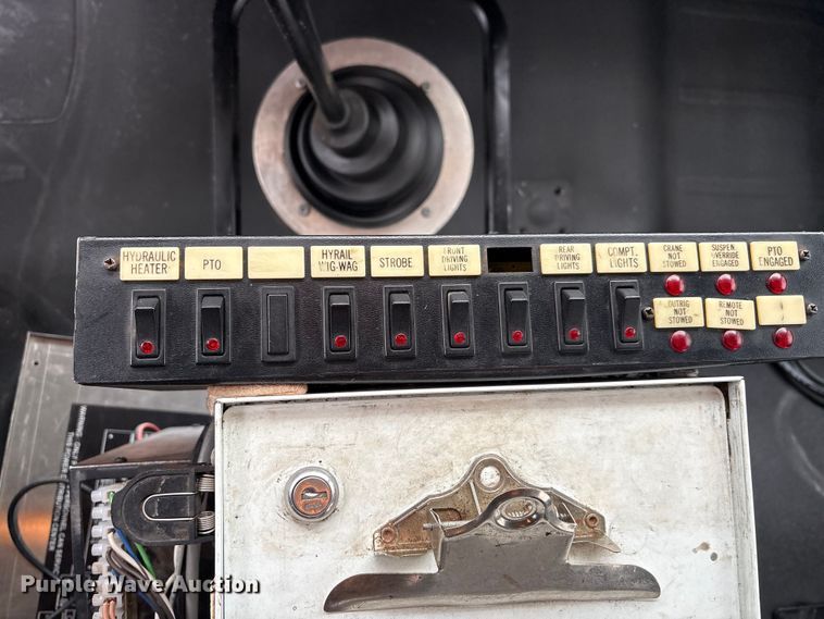 image for item EG8920 2012 Freightliner Business Class M2 crane truck