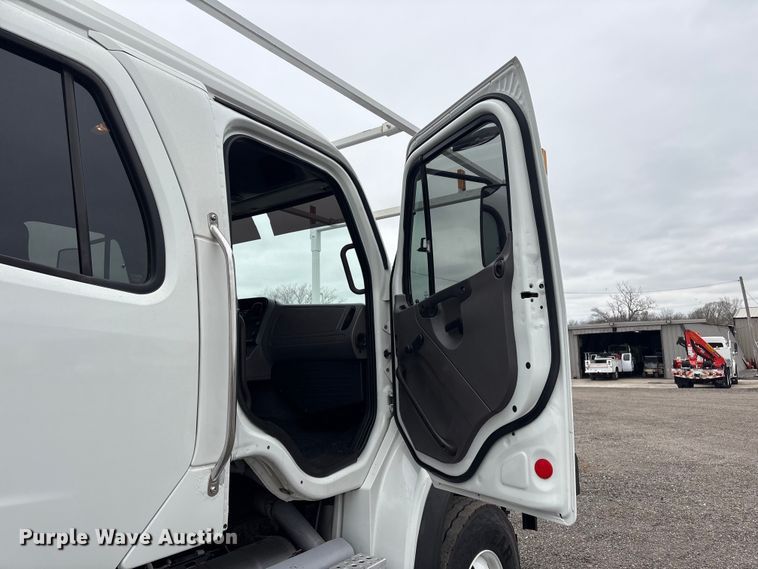 image for item EG8920 2012 Freightliner Business Class M2 crane truck