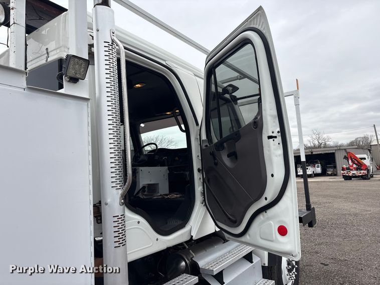 image for item EG8920 2012 Freightliner Business Class M2 crane truck