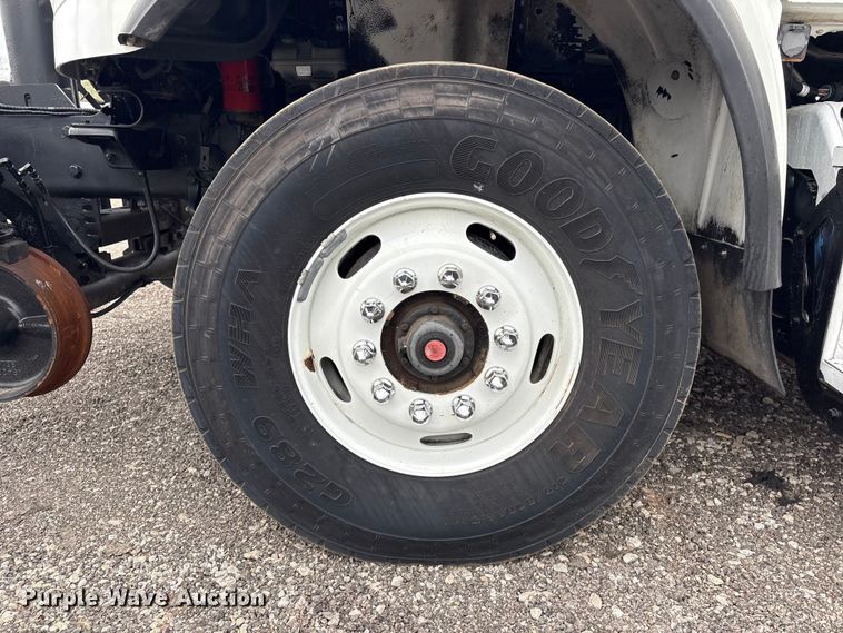 image for item EG8920 2012 Freightliner Business Class M2 crane truck