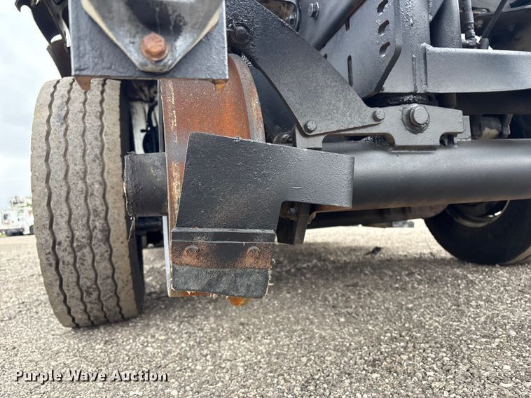 image for item EG8920 2012 Freightliner Business Class M2 crane truck