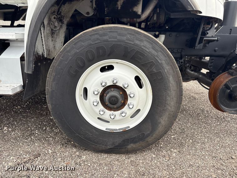 image for item EG8920 2012 Freightliner Business Class M2 crane truck