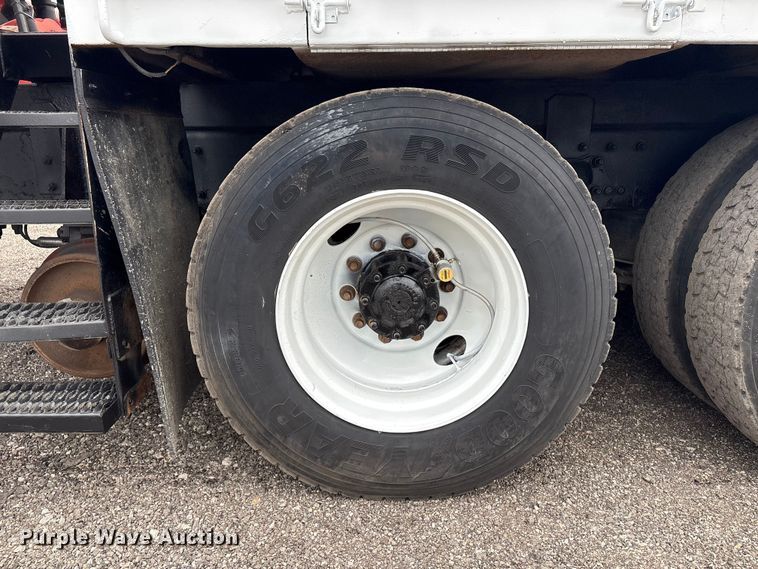 image for item EG8920 2012 Freightliner Business Class M2 crane truck