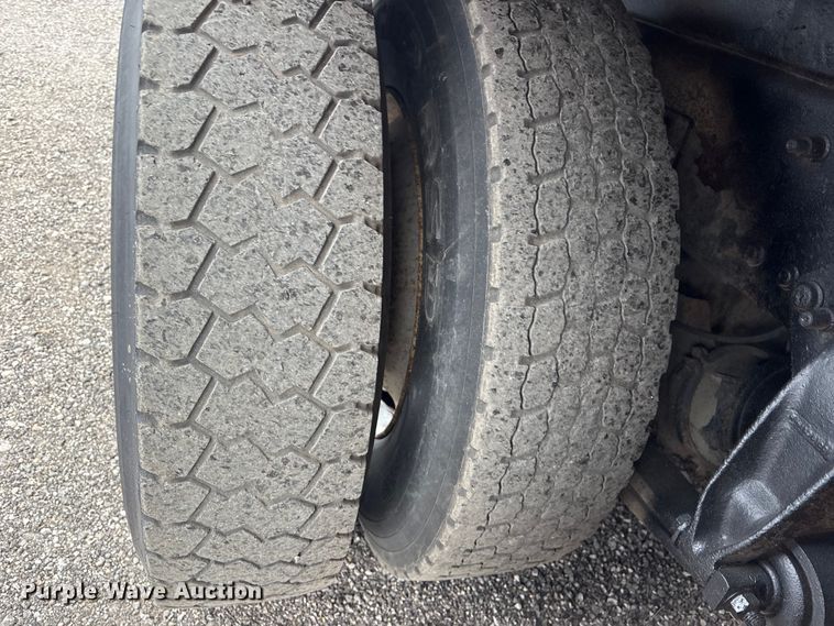 image for item EG8920 2012 Freightliner Business Class M2 crane truck