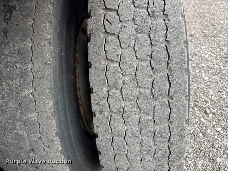 image for item EG8920 2012 Freightliner Business Class M2 crane truck