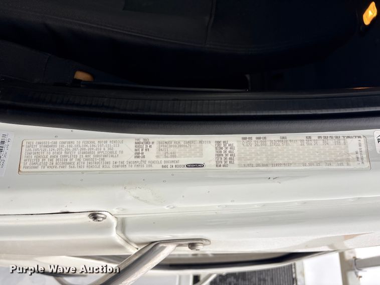 image for item EG8920 2012 Freightliner Business Class M2 crane truck