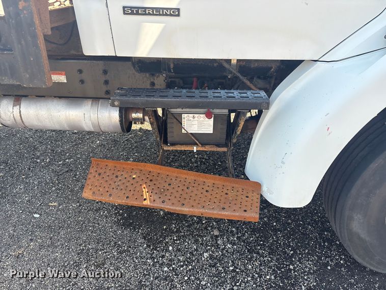 image for item EG8950 2004 Sterling L7500 Series 