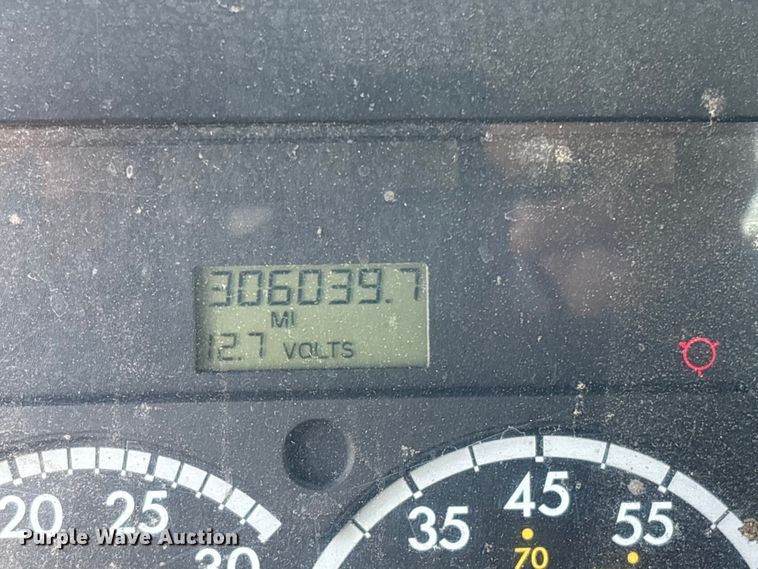 image for item EG8950 2004 Sterling L7500 Series 