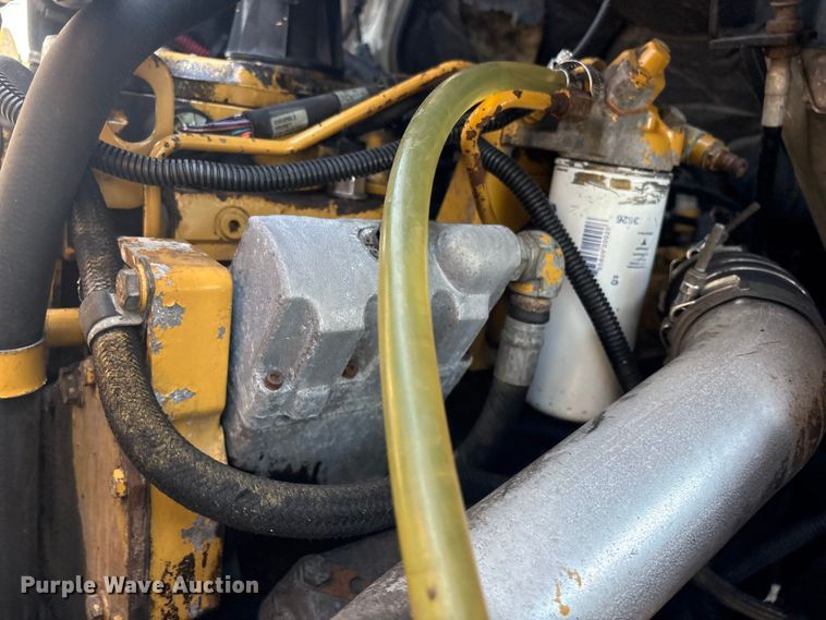 image for item EG8950 2004 Sterling L7500 Series 