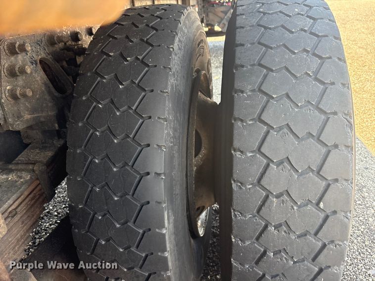 image for item EG8950 2004 Sterling L7500 Series 