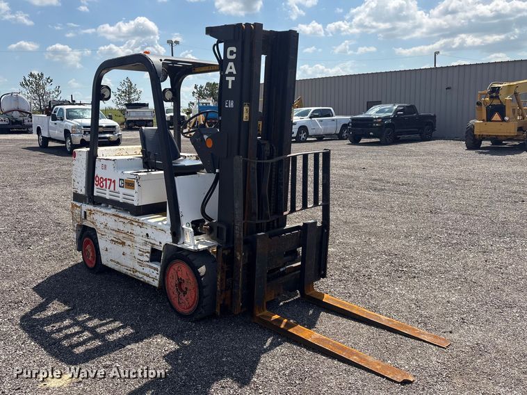 image for item EG8955 Caterpillar T80 D forklift