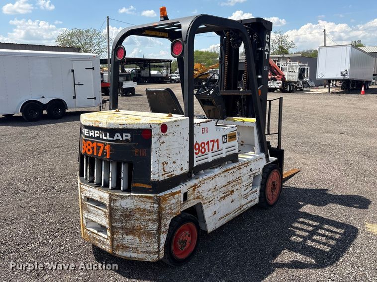 image for item EG8955 Caterpillar T80 D forklift