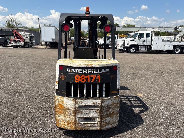 image for item EG8955 Caterpillar T80 D forklift