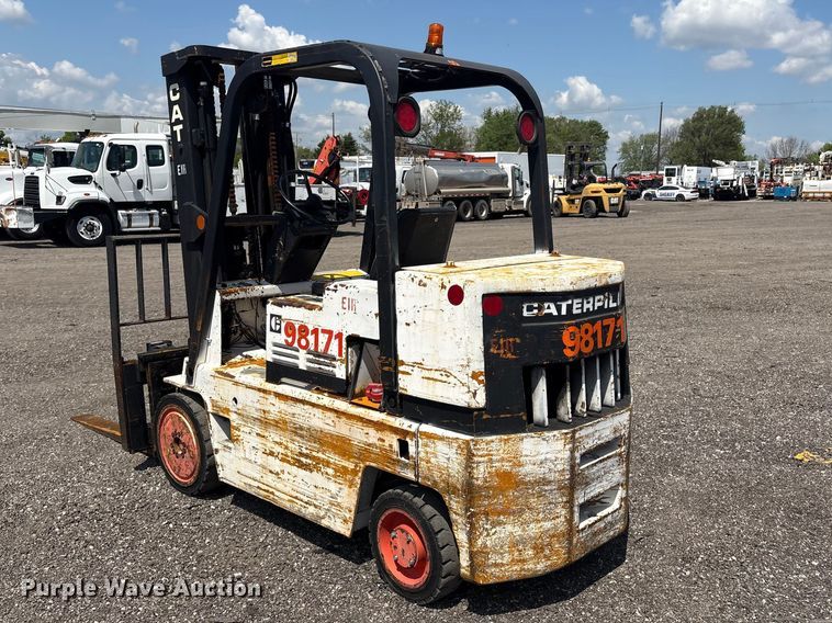 image for item EG8955 Caterpillar T80 D forklift