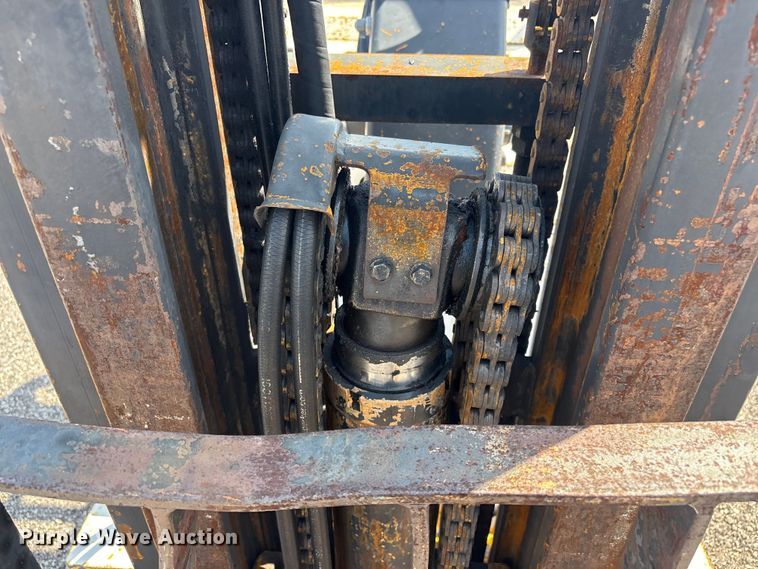 image for item EG8955 Caterpillar T80 D forklift