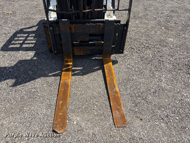 image for item EG8955 Caterpillar T80 D forklift