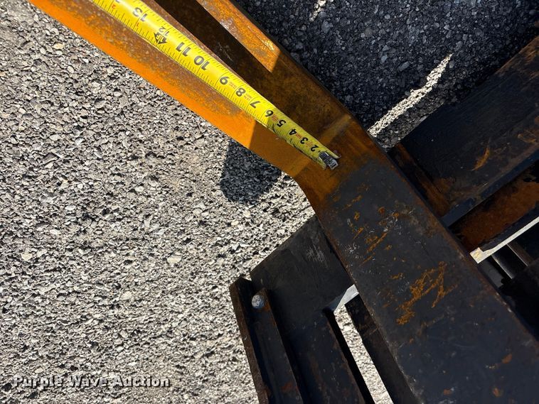 image for item EG8955 Caterpillar T80 D forklift
