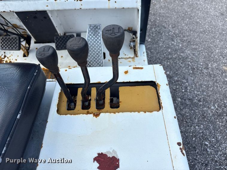 image for item EG8955 Caterpillar T80 D forklift