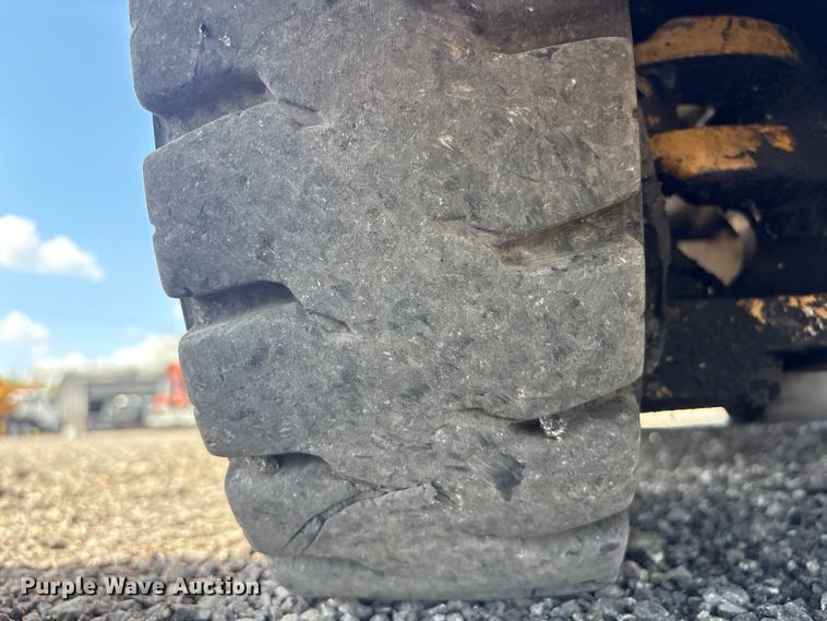 image for item EG8955 Caterpillar T80 D forklift