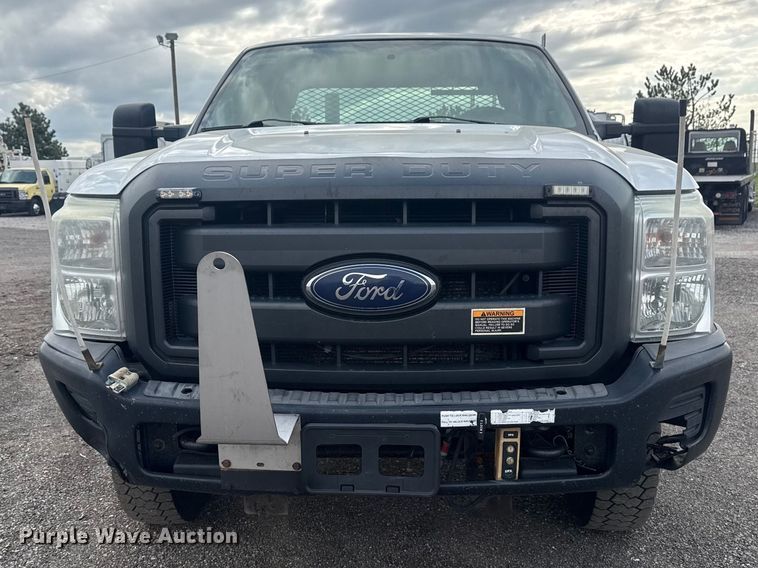 image for item EG8968 2015 Ford F250 Super Duty Ext. Cab utility bed pickup truck