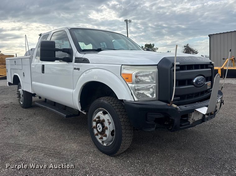 image for item EG8968 2015 Ford F250 Super Duty Ext. Cab utility bed pickup truck
