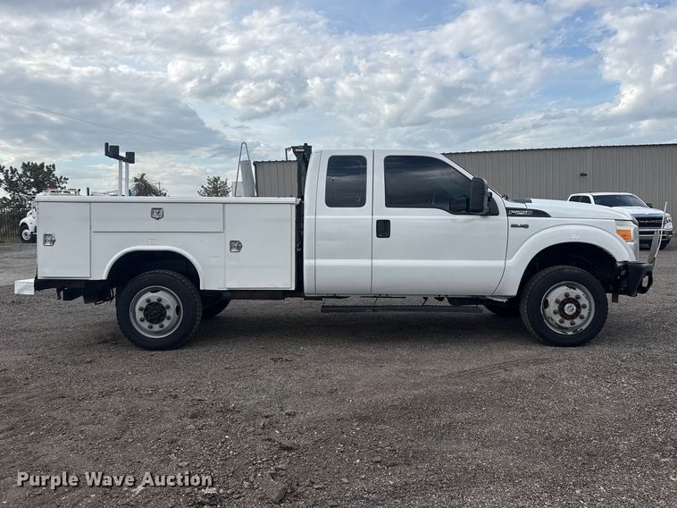 image for item EG8968 2015 Ford F250 Super Duty Ext. Cab utility bed pickup truck