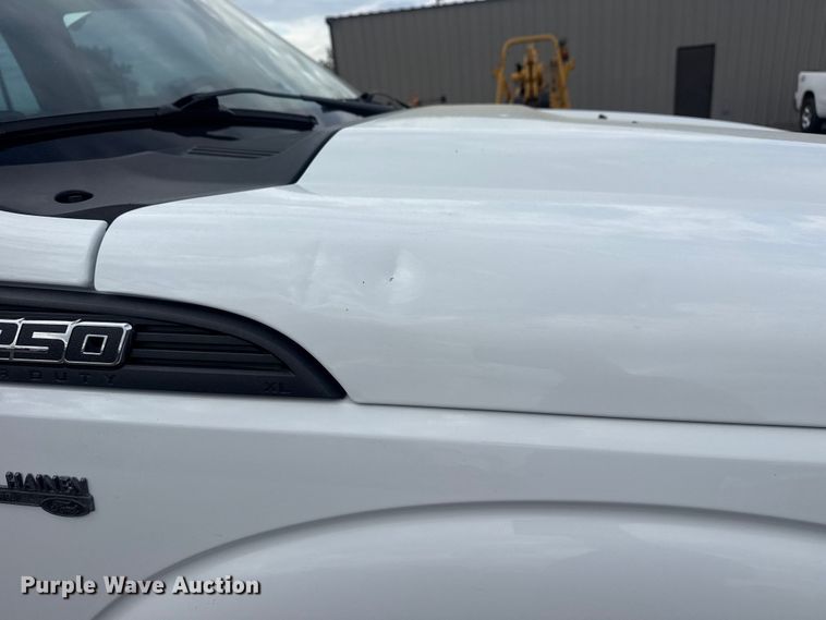 image for item EG8968 2015 Ford F250 Super Duty Ext. Cab utility bed pickup truck