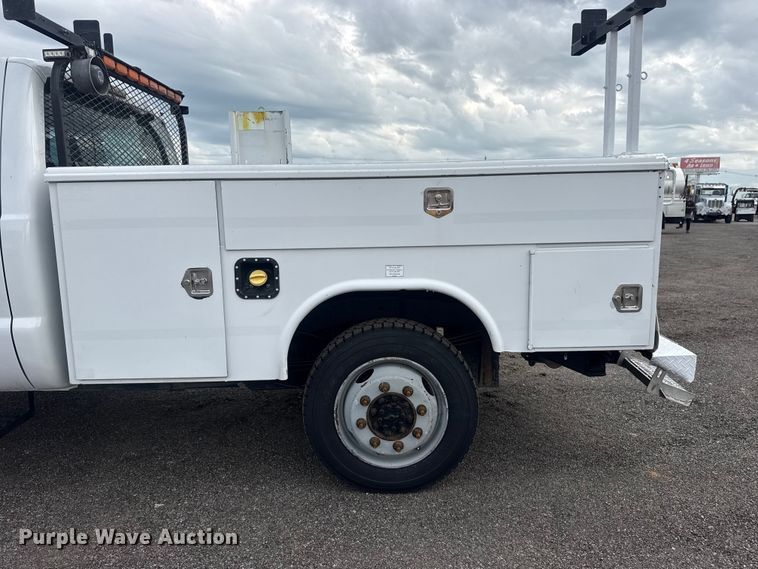 image for item EG8968 2015 Ford F250 Super Duty Ext. Cab utility bed pickup truck