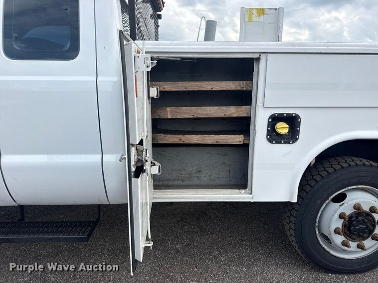 image for item EG8968 2015 Ford F250 Super Duty Ext. Cab utility bed pickup truck