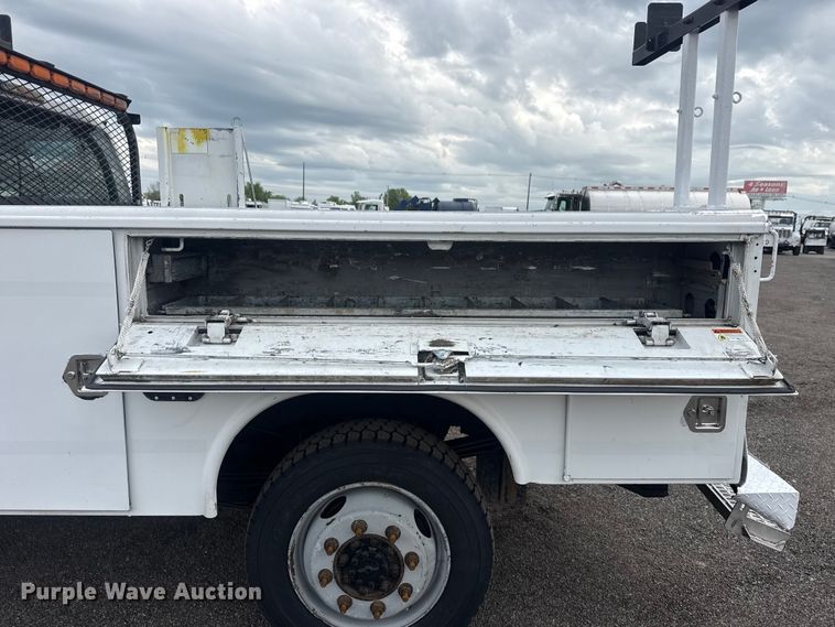 image for item EG8968 2015 Ford F250 Super Duty Ext. Cab utility bed pickup truck