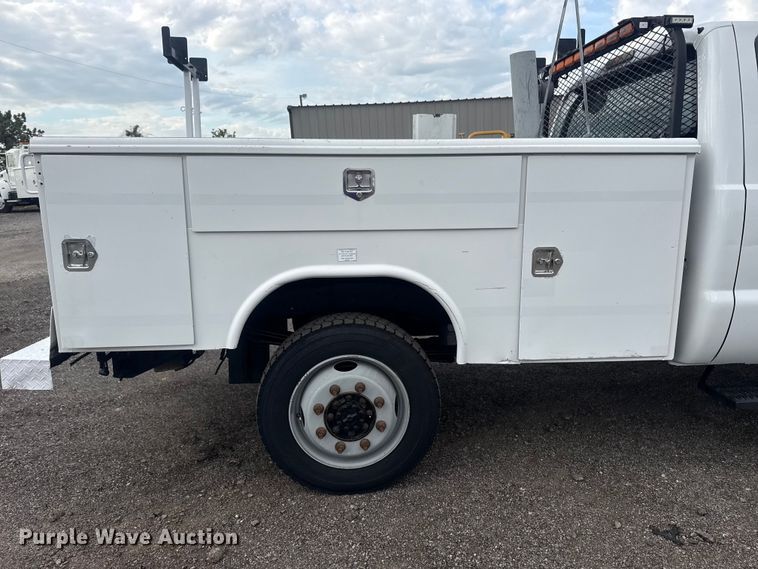 image for item EG8968 2015 Ford F250 Super Duty Ext. Cab utility bed pickup truck